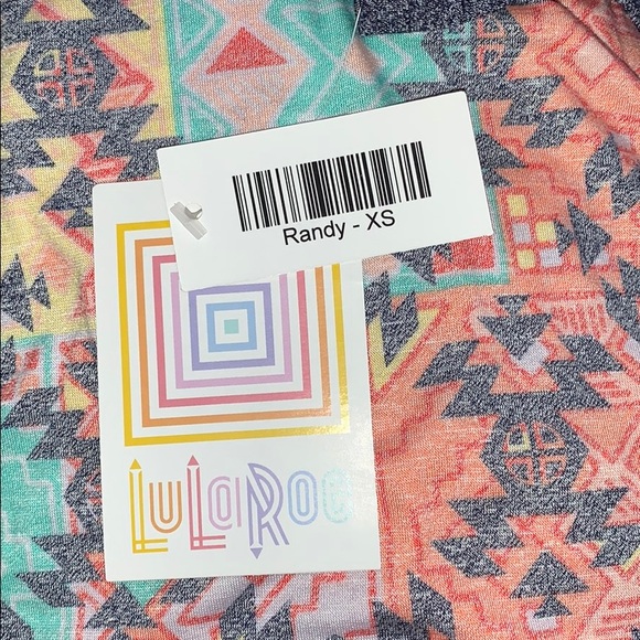 🔥 Lularoe Randy Raglan Tee Shirt Multi Geo Print - Picture 6 of 7